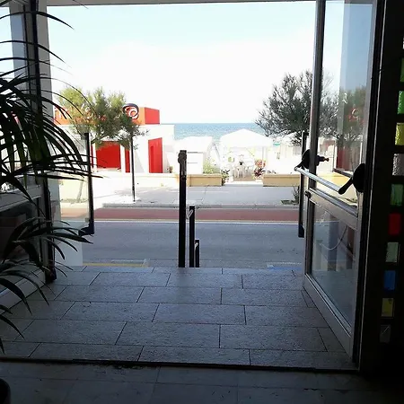 Hotel Beaurivage 2*